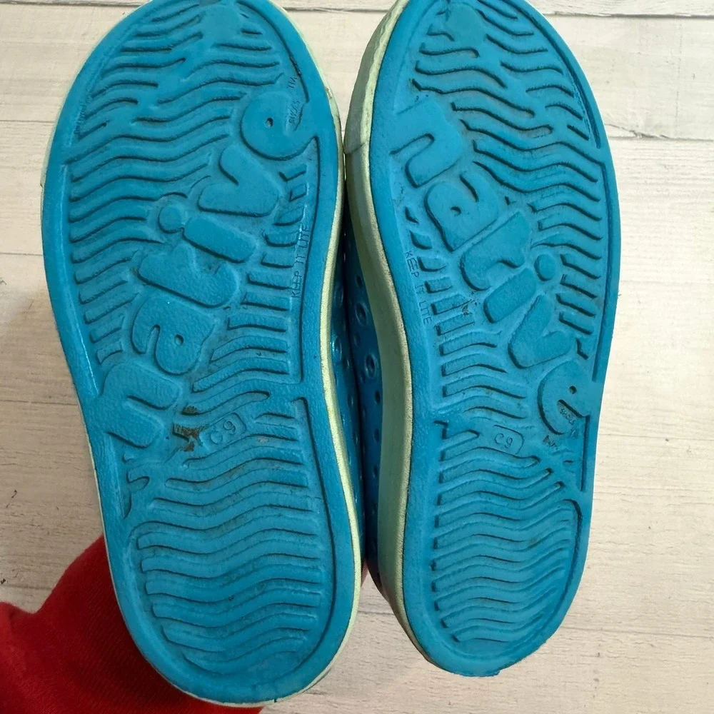 Native Jefferson blue metallic slip on shoes child 9